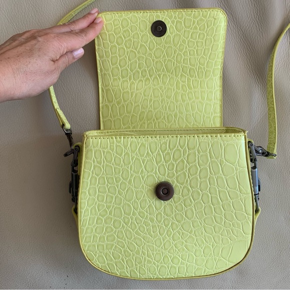 ZARA NEON ANIMAL PRINT CROSSBODY BAG, neon yellow greenish, great condition - Picture 12 of 16